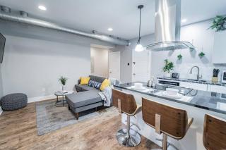 Contemporary 2BR2BA w-King - Den - Private Entry-Yard - Indianápolis - 9