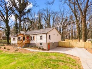 Gorgeous EST Mercedes Stdm 10-min Patio Slps 10 - Atlanta - 3