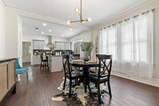 Modern Gem 2 Homes Rental Sleeps 10 - 2