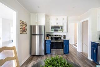 Southern Charm l 5BR l Sleeps 14 l A Location - 6