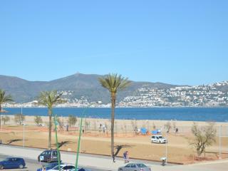 Agradable apartamento de tres dormitorios y vistas al mar - HISP-288-54 - Empuriabrava - 6