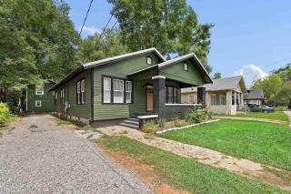 Modern Escape in Historic District - Mobile - 7
