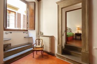 "Aurora" Renaissance Suite, next to Uffizzi, palace from 1400, AC bedrooom, brand new BTH, pivot location walking distance from all - Florenz - 8