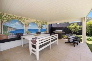 Bella Vista Retreat With Pool 950m to Beach - 1