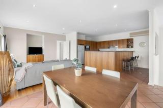 Cowrie House Ocean Views 500m to Beach - Torquay - 6