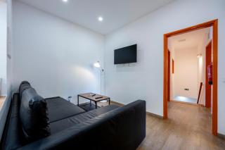 The Macarena Beach Hostel - Lagos - 5