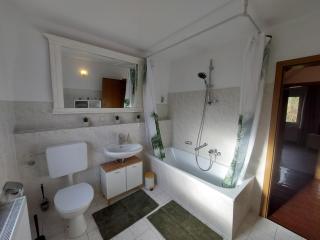 Cozy Home, 7 Beds, WiFi, Kitchen, Balcony, Bielefeld Center - Bielefeld - 2