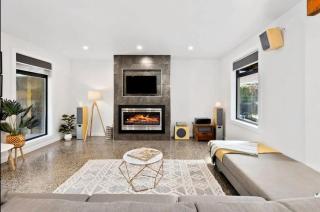 Sunny Daze Haven with pool and spa - 5