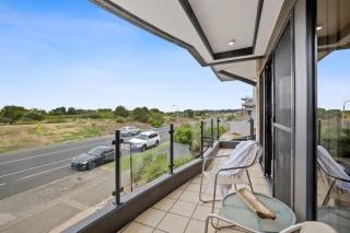 Ocean Views - Apartment 1 - Torquay - 8