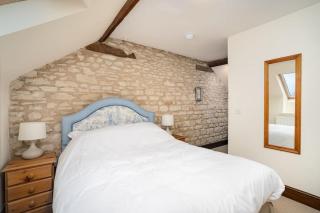 The Granary self-catering cottage on a working farm - 8