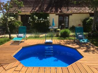 PRIVATE POOL with Stunning Views of the Chateau!! Sunset - 0