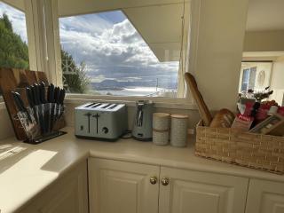 Swan Sea Retreat - Stunning 360 Waterfront views - Sandy Bay - 2