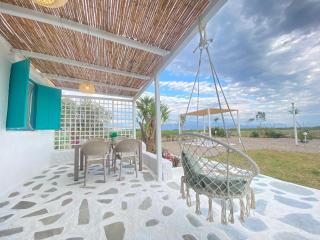 Unique Beachfront Cottage House - Private Garden - Análipsis - 1