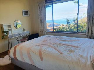Serenity Retreat with 10 Min to City and Airport - 9