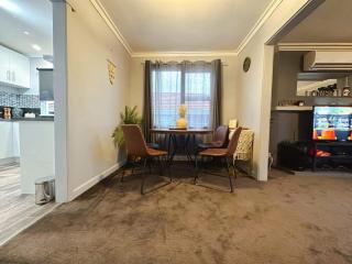 Fonton Blue Holiday Home close to City and Airport - Moonah - 1
