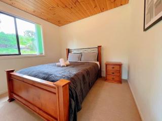 Stunning Water front view House at Kettering - 2