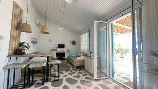 Unique Beachfront Cottage House - Private Garden - Análipsis - 1