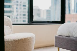 Spacious&Cozy 2 bedroom City Point Melbourne Apt - 2