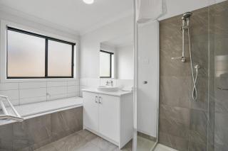 Beautiful Golden Point Home - Style&Sophistication - 1