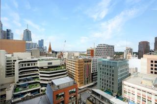 Panoramic View CBD 1 Bed Apt +OFFICE (Collins) - 7
