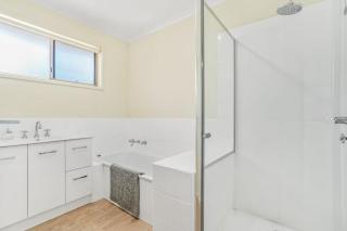 Dromana Entertainer - Family House with Bay Views* - Dromana - 1