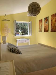 Charming Mokalo Seaside House next to Beach - 2