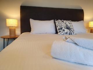 The Great Entertainer in Rye w pool near the beach! - 2