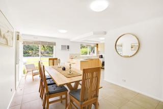 Coastal Rosebud Family Home - Steps from the Beach - Rosebud - 9