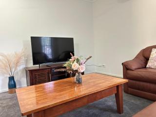 Four bedroom large family home close to Ipswich city - 3