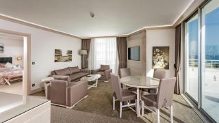 Miracle Resort Hotel - 8