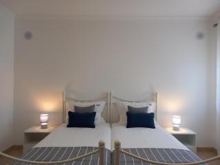 Bright and Spacious Villa with Patio and BBQ - Serra d'el-Rei - 5