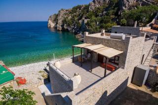 Panorama - Unique Beachfront Stone House in Alipa-Mani - 9