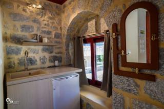 Panorama - Unique Beachfront Stone House in Alipa-Mani - 5