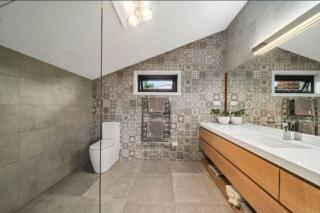 Hobart comfy studio - 5