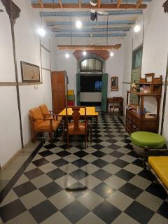 Hostel Vasantashram CSMT Mumbai, Free Wifi with 1940s Retro vibe - Mumbai - 4