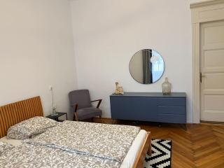 Authentic Buda Home - Budapest - 8