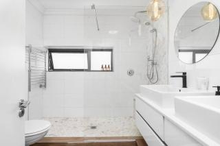 Styled top floor apartment, With back-up power - Città del Capo - 2