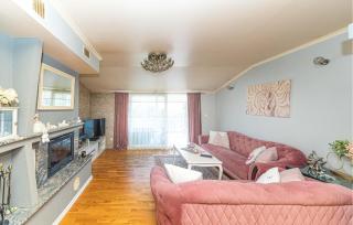 Awesome Apartment In Kastel Gomilica - Kaštela - 8