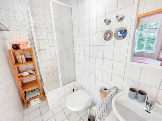 Bis 6 Personen - Helle, Ruhige Whg, 2 Bäder, DD Neustadt - Top Lage - 2