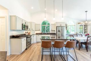 Big Family Getaway- Theater Room- BBQ- Play Room- Fire Pit - 0