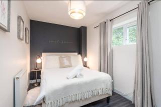 Well Located Stylish 5 Bed House - Kent - 6
