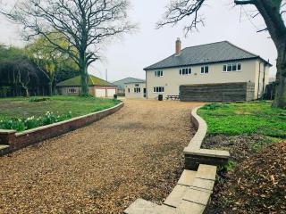 The Plough Inn Farmhouse - Private Holiday House - Lenwade - 9