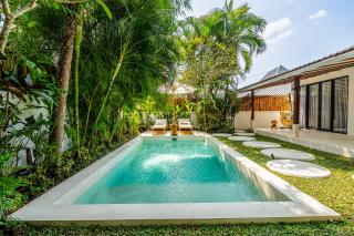 Berapi Villa by EVDEkimi Ubud - Ubud - 0