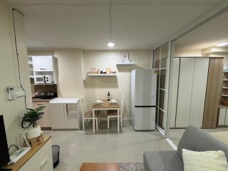 Nimman Lane 15 Cozy and balcony - 1