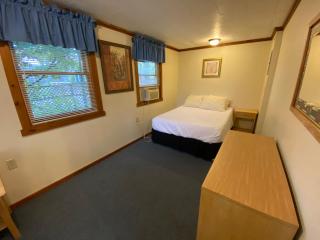 Boulders Resort - Lake George - 3