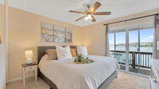 VIEWS! Lakefront Family Home - Swim Dock - 3 Decks - Osage Beach - 4