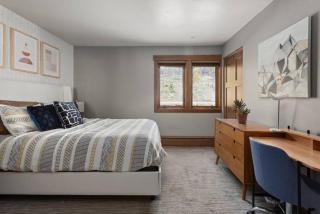 Modern Luxury - Walk To Lifts - Jacuzzi - 1