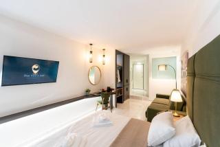 MG Sapphire Junior Premium Suite - 0