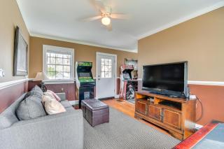 Lakefront Cayuga Retreat with Private Deck and Hot Tub - Cayuga - 6