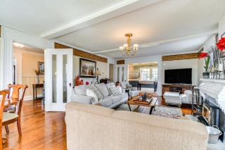 Lakefront Cayuga Retreat with Private Deck and Hot Tub - Cayuga - 2
